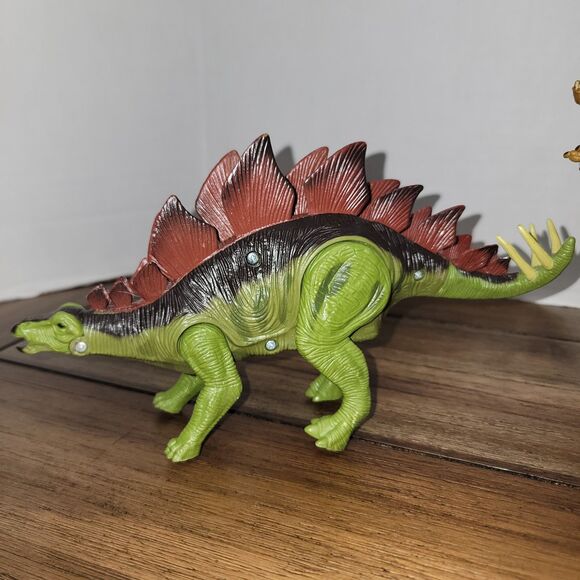 Set of 3 Light-Up & Sound Dinosaurs: T-Rex, Stegosaurus & Carnosaurs - Picture 5 of 8